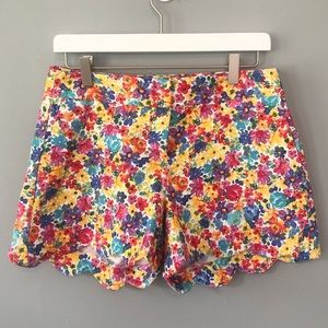 ATTYRE Bright Floral Print Scalloped hem shorts